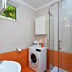 Holiday Home In Okrug Gornji 6160 Semesterbostad Trogir