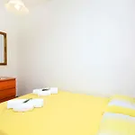 Semesterbostad Holiday Home In Okrug Gornji 6160