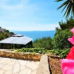 Holiday Home In Okrug Gornji 6160 Semesterbostad