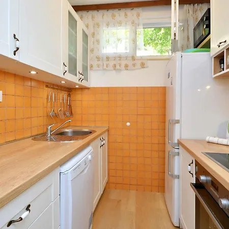 In Okrug Gornji 6160 بيت للعطل