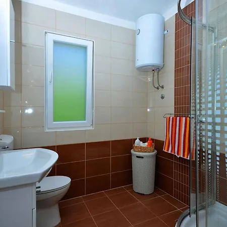 In Okrug Gornji 6160 بيت للعطل *