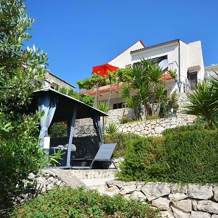 Holiday Home In Okrug Gornji 6160 Semesterbostad Trogir