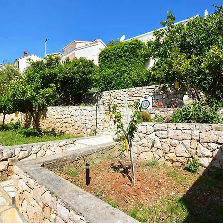 Holiday Home In Okrug Gornji 6160